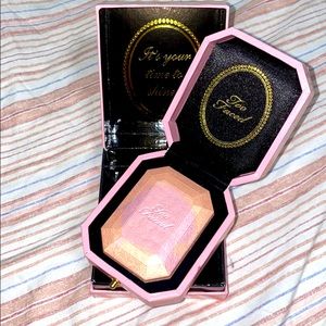 TOO FACED DIAMOND LIGHT HIGHLIGHTER